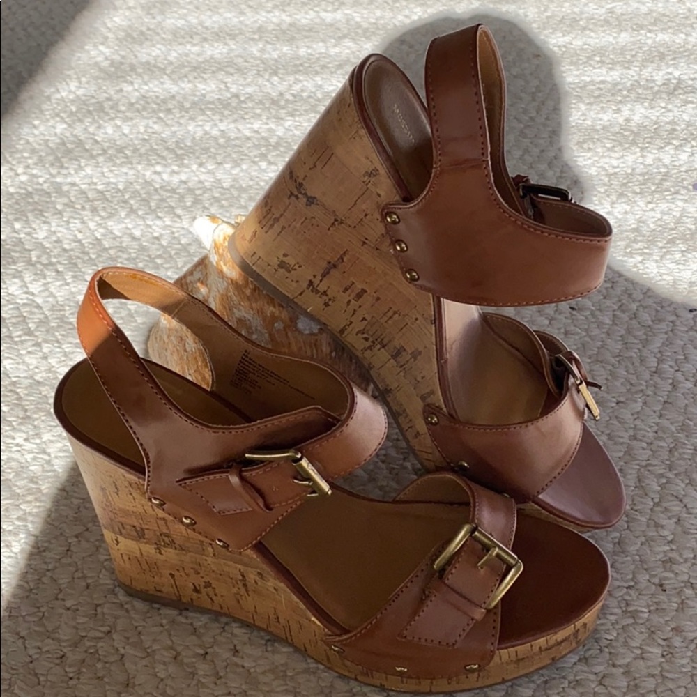 Brown cork wedges